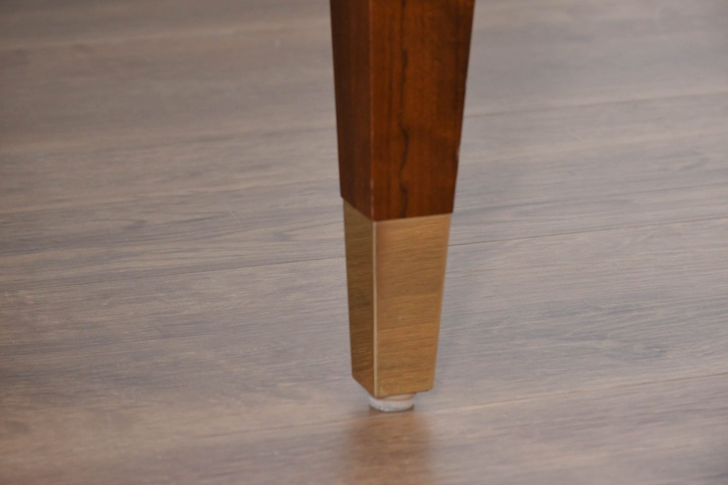 中古　美品　カリモク家具(karimoku)　domani(ドマーニ)　Forza(フォルザ)シリーズ　美しい杢目が広がる天板と金色のアクセントが映えるローテーブル　定価約45万円　(R-086226)