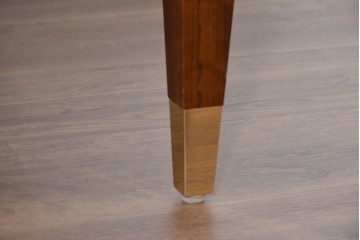 中古　美品　カリモク家具(karimoku)　domani(ドマーニ)　Forza(フォルザ)シリーズ　美しい杢目が広がる天板と金色のアクセントが映えるローテーブル　定価約45万円　(R-086226)