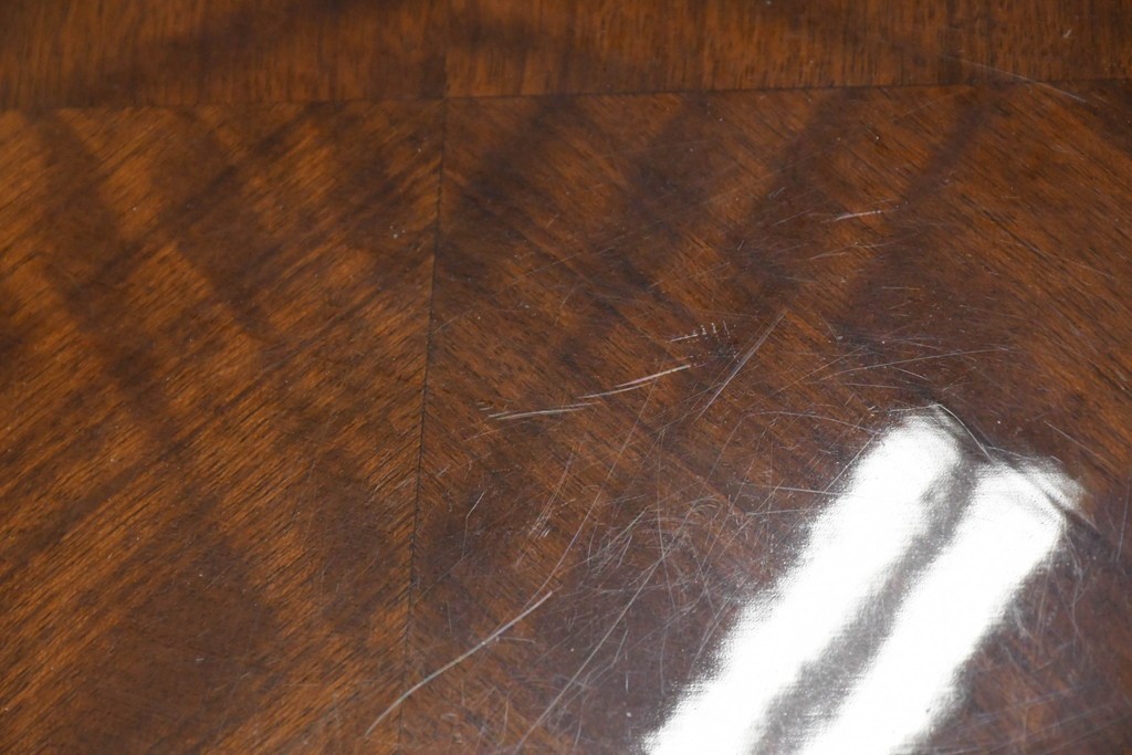 中古　美品　カリモク家具(karimoku)　domani(ドマーニ)　Forza(フォルザ)シリーズ　美しい杢目が広がる天板と金色のアクセントが映えるローテーブル　定価約45万円　(R-086226)