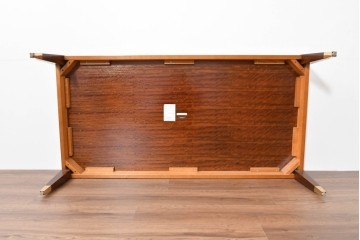 中古　美品　カリモク家具(karimoku)　domani(ドマーニ)　Forza(フォルザ)シリーズ　美しい杢目が広がる天板と金色のアクセントが映えるローテーブル　定価約45万円　(R-086226)