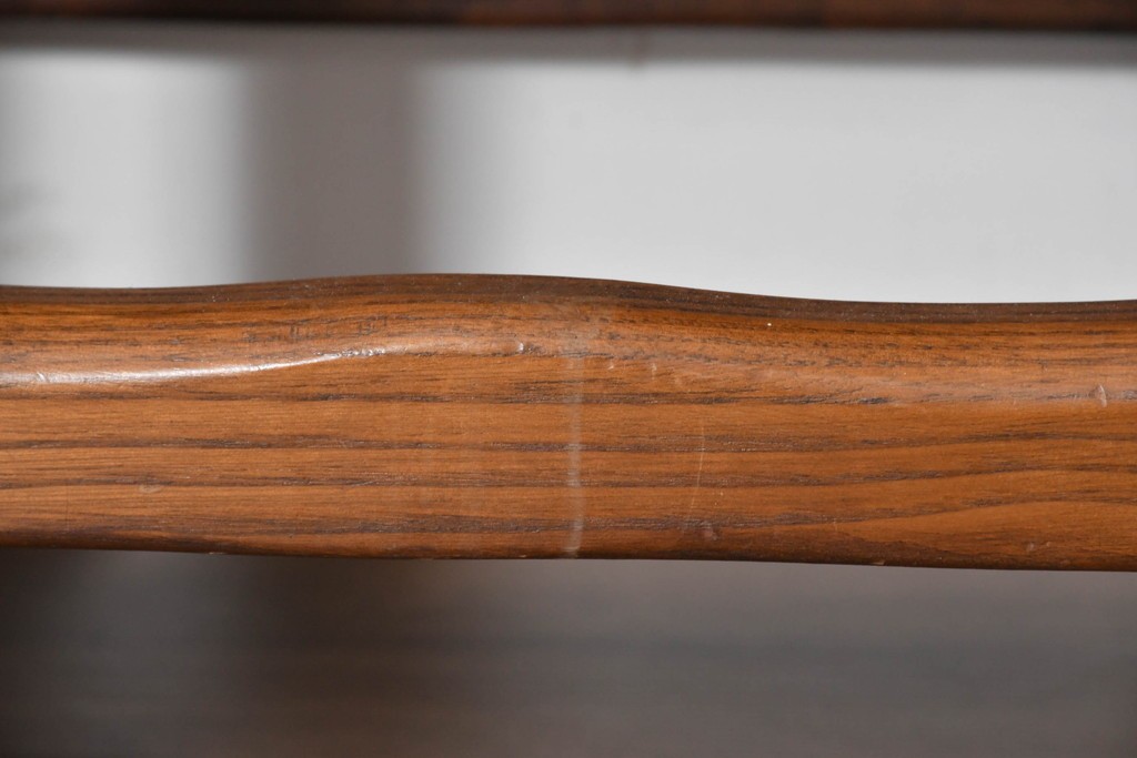 中古　美品　高級!　イタリア職人手作り品　TARPAC社(タルパック)　PTイニシャル　栗材　背板に彫刻意匠を施したダイニングチェア6脚セット　定価(6脚合計)約113万円　(R-086227)