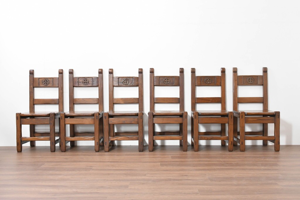 中古　美品　高級!　イタリア職人手作り品　TARPAC社(タルパック)　PTイニシャル　栗材　背板に彫刻意匠を施したダイニングチェア6脚セット　定価(6脚合計)約113万円　(R-086227)