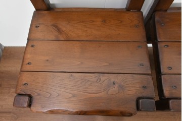 中古　美品　高級!　イタリア職人手作り品　TARPAC社(タルパック)　PTイニシャル　栗材　背板に彫刻意匠を施したダイニングチェア6脚セット　定価(6脚合計)約113万円　(R-086227)