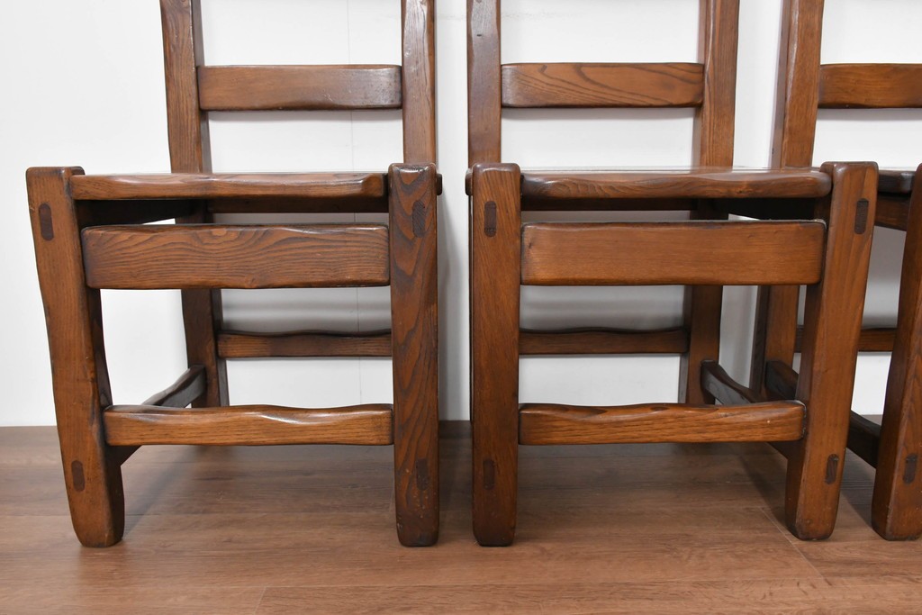 中古　美品　高級!　イタリア職人手作り品　TARPAC社(タルパック)　PTイニシャル　栗材　背板に彫刻意匠を施したダイニングチェア6脚セット　定価(6脚合計)約113万円　(R-086227)