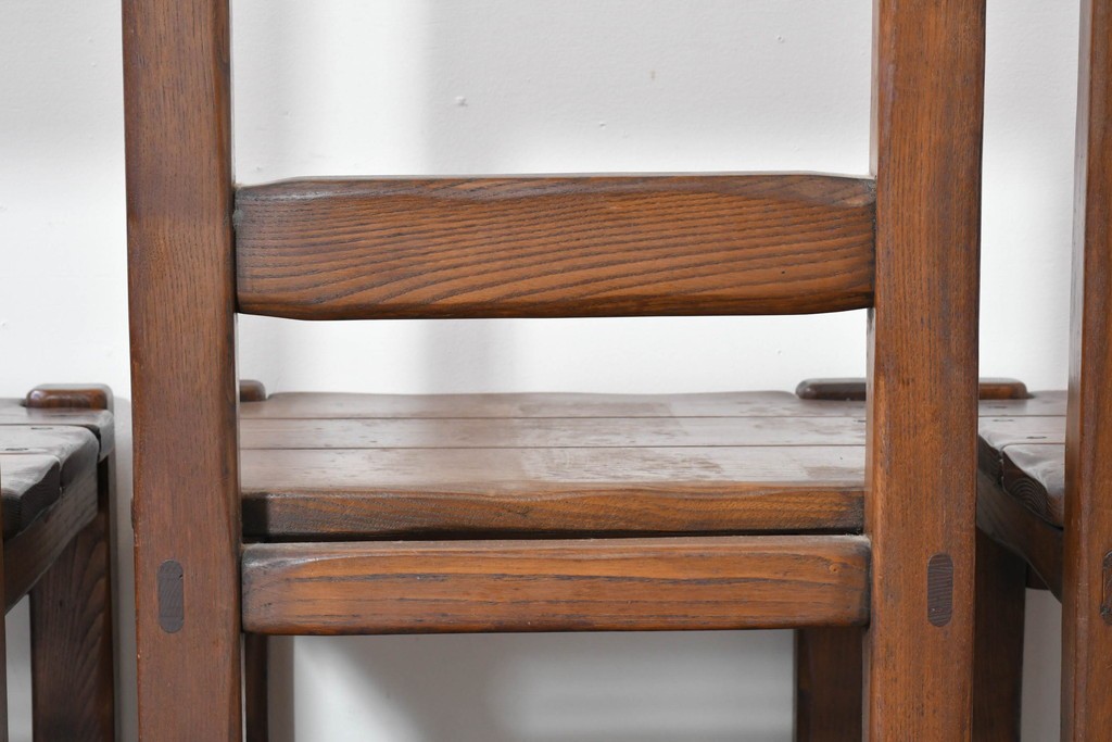 中古　美品　高級!　イタリア職人手作り品　TARPAC社(タルパック)　PTイニシャル　栗材　背板に彫刻意匠を施したダイニングチェア6脚セット　定価(6脚合計)約113万円　(R-086227)