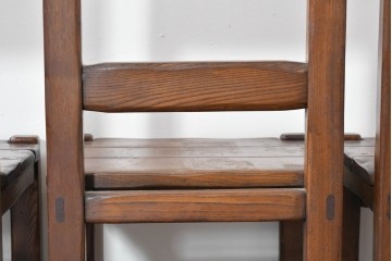 中古　美品　高級!　イタリア職人手作り品　TARPAC社(タルパック)　PTイニシャル　栗材　背板に彫刻意匠を施したダイニングチェア6脚セット　定価(6脚合計)約113万円　(R-086227)