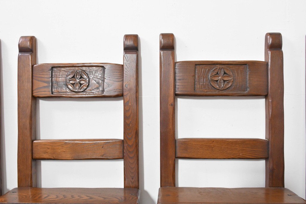 中古　美品　高級!　イタリア職人手作り品　TARPAC社(タルパック)　PTイニシャル　栗材　背板に彫刻意匠を施したダイニングチェア6脚セット　定価(6脚合計)約113万円　(R-086227)