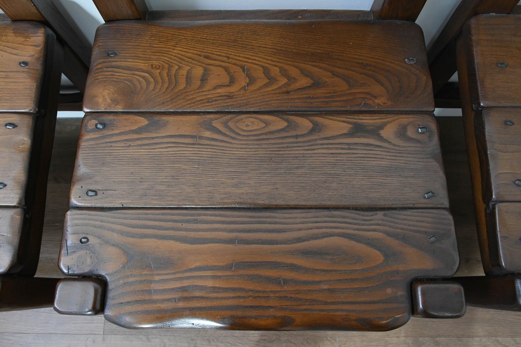 中古　美品　高級!　イタリア職人手作り品　TARPAC社(タルパック)　PTイニシャル　栗材　背板に彫刻意匠を施したダイニングチェア6脚セット　定価(6脚合計)約113万円　(R-086227)