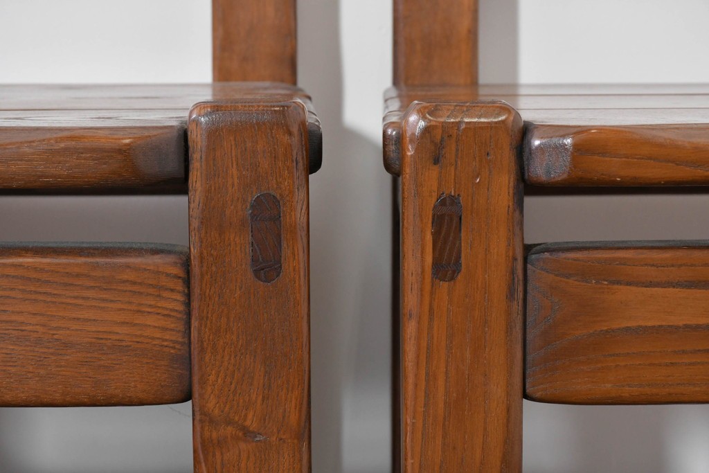 中古　美品　高級!　イタリア職人手作り品　TARPAC社(タルパック)　PTイニシャル　栗材　背板に彫刻意匠を施したダイニングチェア6脚セット　定価(6脚合計)約113万円　(R-086227)