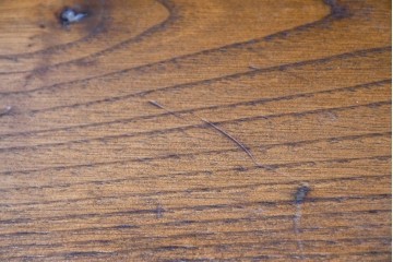 中古　美品　高級!　イタリア職人手作り品　TARPAC社(タルパック)　PTイニシャル　栗材　背板に彫刻意匠を施したダイニングチェア6脚セット　定価(6脚合計)約113万円　(R-086227)