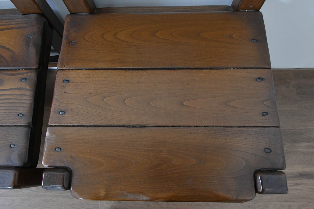 中古　美品　高級!　イタリア職人手作り品　TARPAC社(タルパック)　PTイニシャル　栗材　背板に彫刻意匠を施したダイニングチェア6脚セット　定価(6脚合計)約113万円　(R-086227)