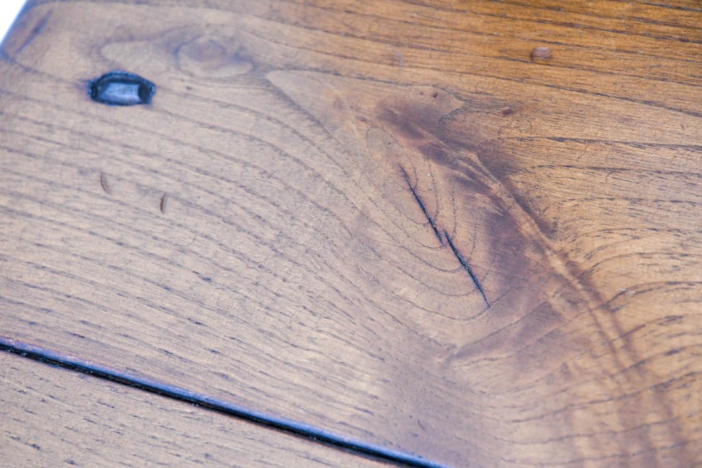 中古　美品　高級!　イタリア職人手作り品　TARPAC社(タルパック)　PTイニシャル　栗材　背板に彫刻意匠を施したダイニングチェア6脚セット　定価(6脚合計)約113万円　(R-086227)