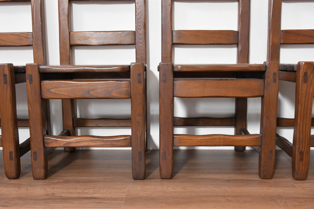 中古　美品　高級!　イタリア職人手作り品　TARPAC社(タルパック)　PTイニシャル　栗材　背板に彫刻意匠を施したダイニングチェア6脚セット　定価(6脚合計)約113万円　(R-086227)