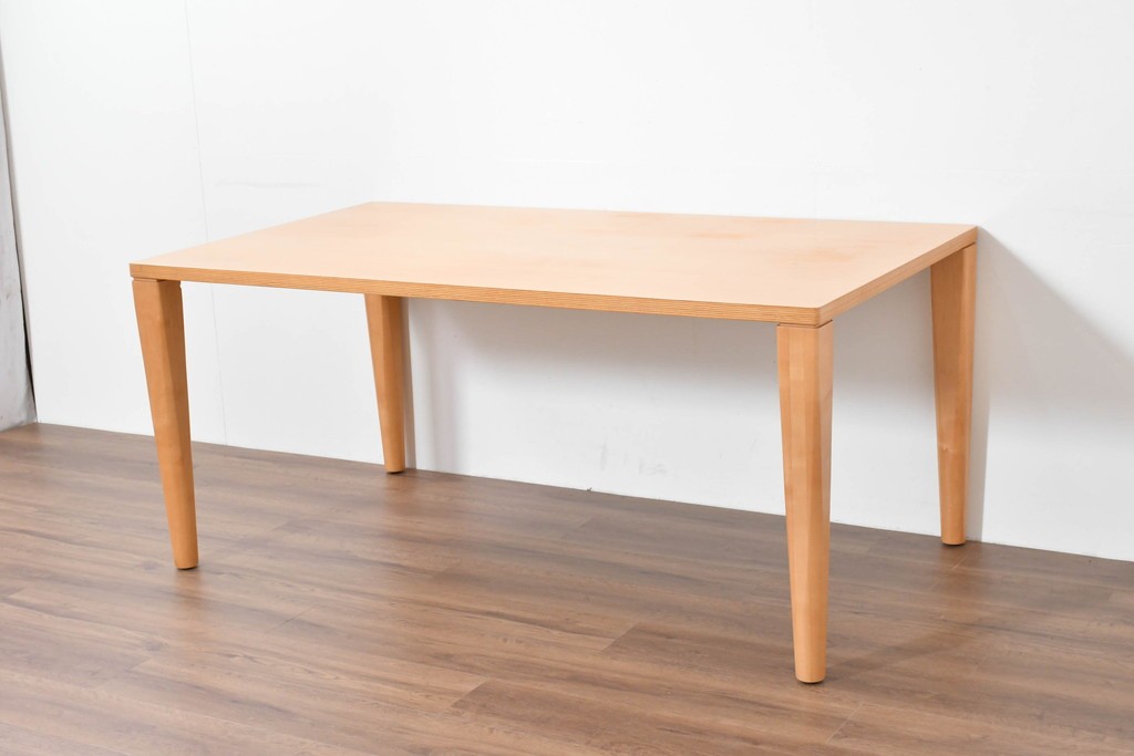 中古　arflex(アルフレックス)　NS2F　シンプルなデザインが魅力のダイニングテーブル　定価約25万円　(R-086228)