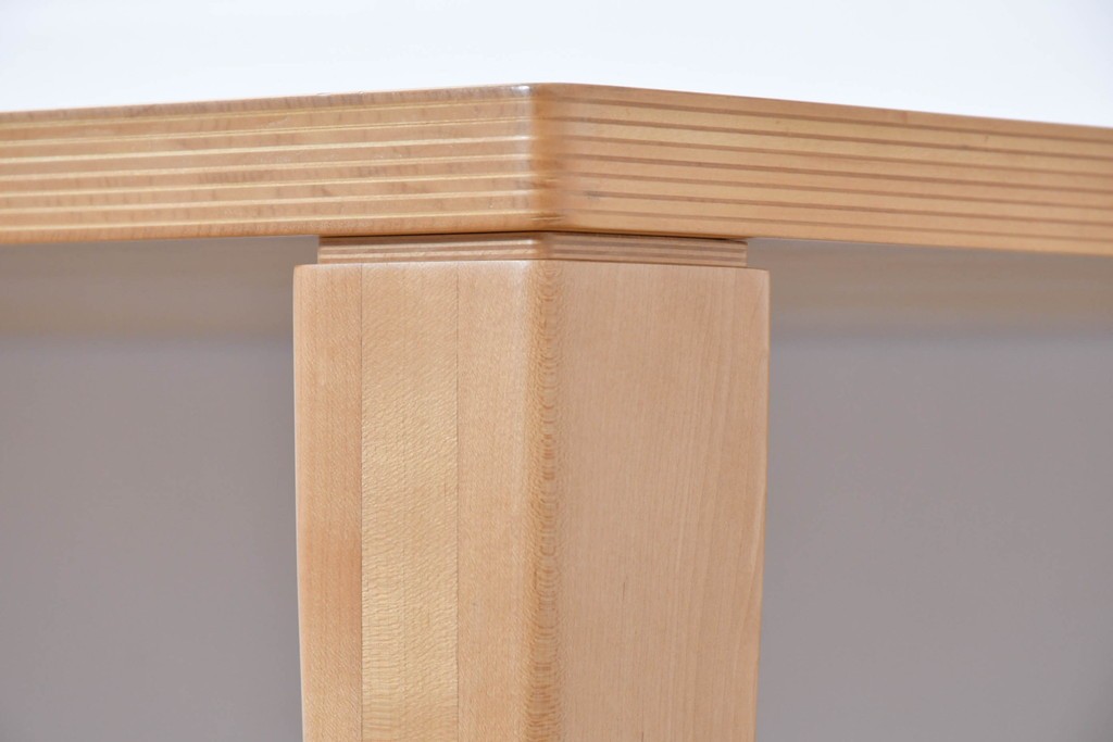 中古　arflex(アルフレックス)　NS2F　シンプルなデザインが魅力のダイニングテーブル　定価約25万円　(R-086228)