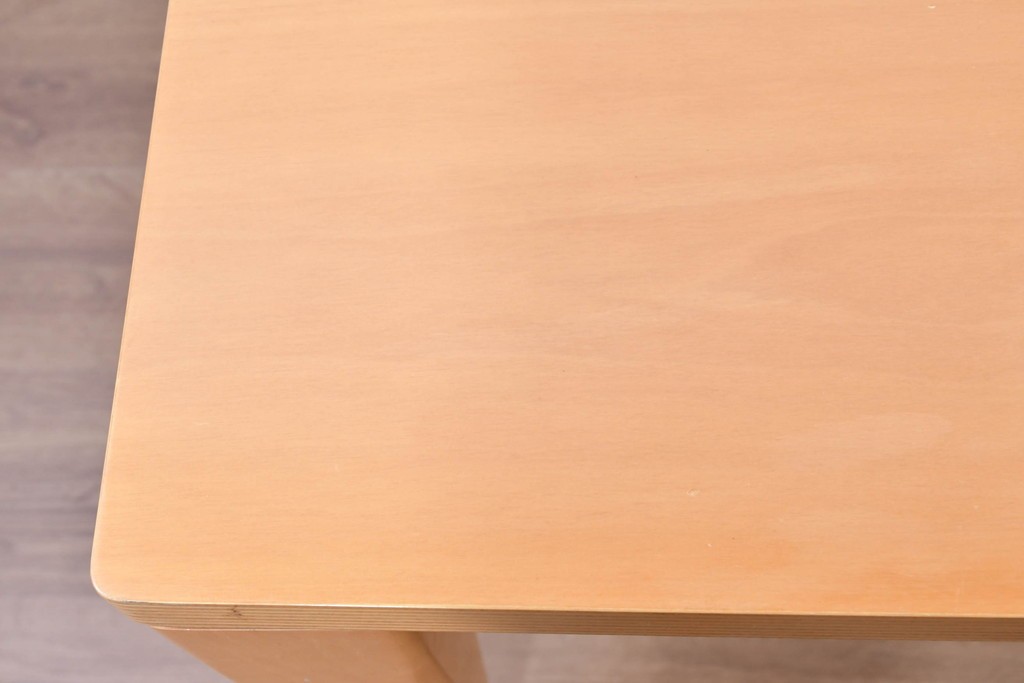 中古　arflex(アルフレックス)　NS2F　シンプルなデザインが魅力のダイニングテーブル　定価約25万円　(R-086228)