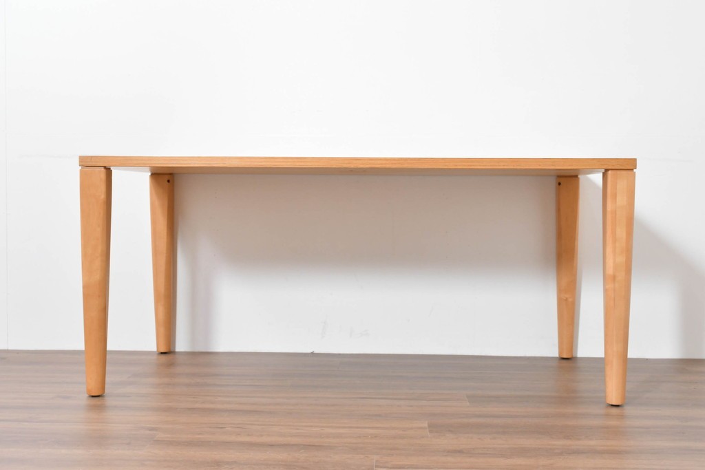 中古　arflex(アルフレックス)　NS2F　シンプルなデザインが魅力のダイニングテーブル　定価約25万円　(R-086228)