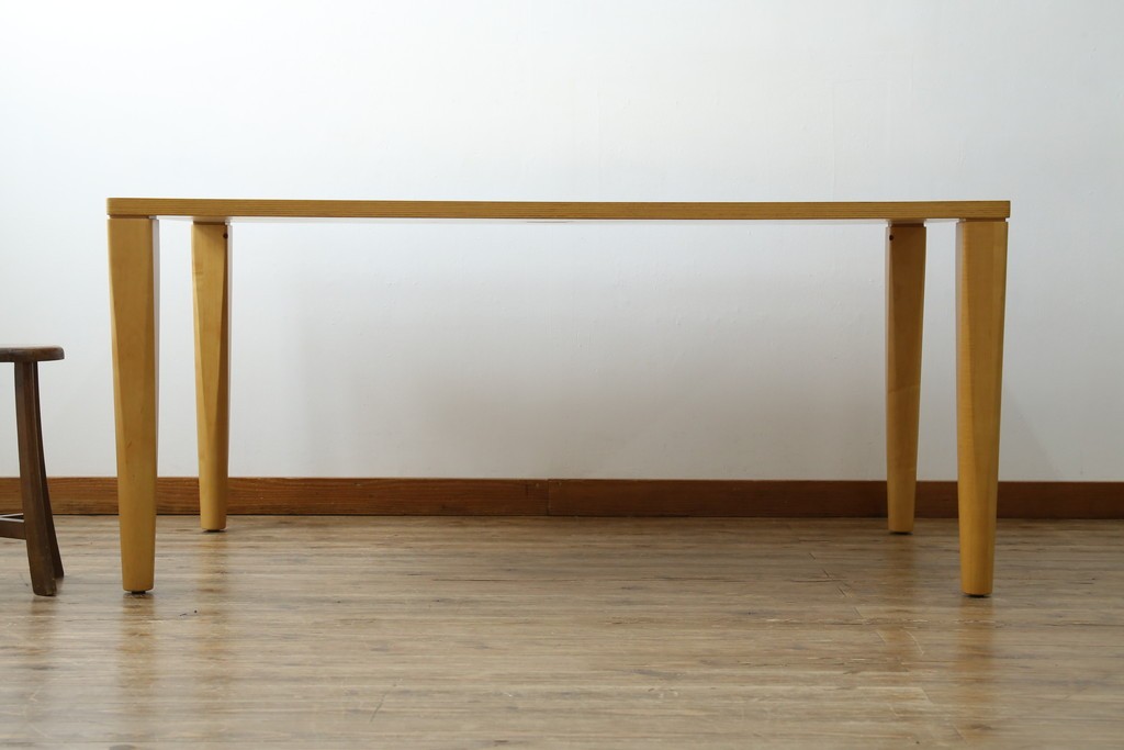 中古　arflex(アルフレックス)　NS2F　シンプルなデザインが魅力のダイニングテーブル　定価約25万円　(R-086228)