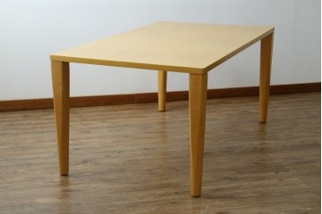 中古　arflex(アルフレックス)　NS2F　シンプルなデザインが魅力のダイニングテーブル　定価約25万円　(R-086228)