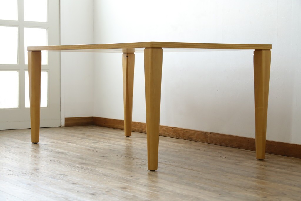 中古　arflex(アルフレックス)　NS2F　シンプルなデザインが魅力のダイニングテーブル　定価約25万円　(R-086228)