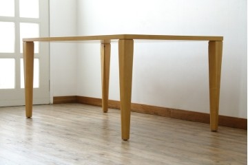 中古　arflex(アルフレックス)　NS2F　シンプルなデザインが魅力のダイニングテーブル　定価約25万円　(R-086228)