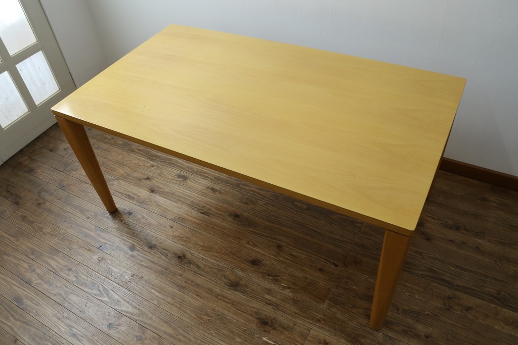 中古　arflex(アルフレックス)　NS2F　シンプルなデザインが魅力のダイニングテーブル　定価約25万円　(R-086228)