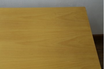 中古　arflex(アルフレックス)　NS2F　シンプルなデザインが魅力のダイニングテーブル　定価約25万円　(R-086228)