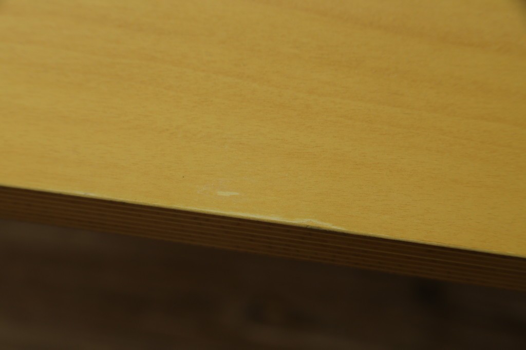 中古　arflex(アルフレックス)　NS2F　シンプルなデザインが魅力のダイニングテーブル　定価約25万円　(R-086228)