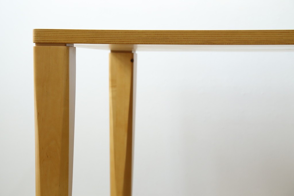 中古　arflex(アルフレックス)　NS2F　シンプルなデザインが魅力のダイニングテーブル　定価約25万円　(R-086228)