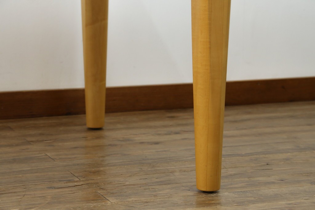 中古　arflex(アルフレックス)　NS2F　シンプルなデザインが魅力のダイニングテーブル　定価約25万円　(R-086228)