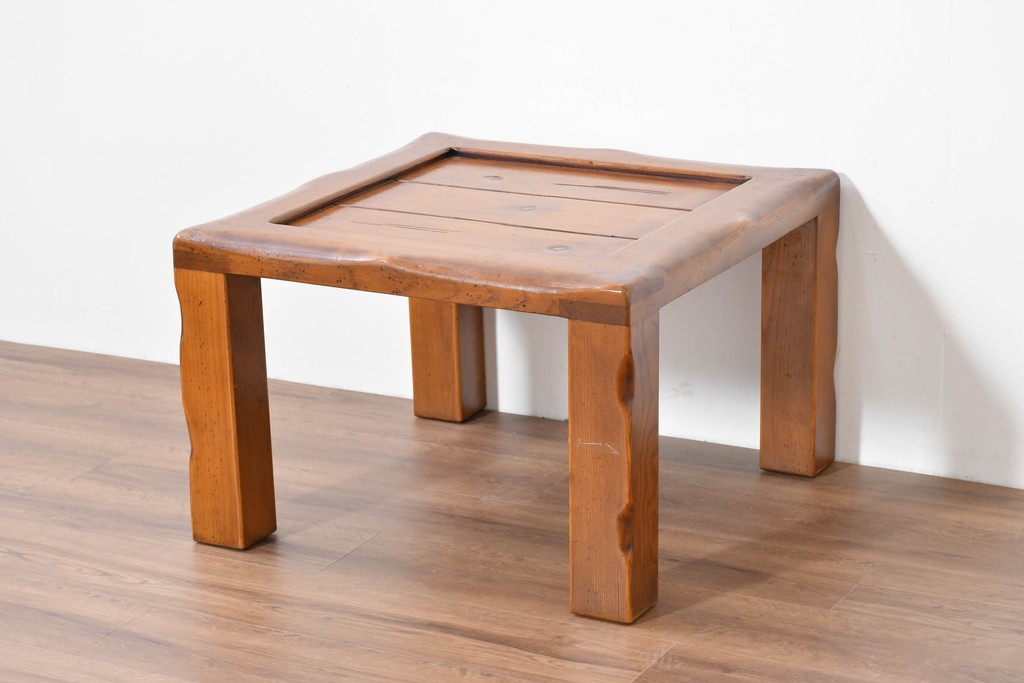 中古　VARO,S.A. VALENTI(バロッサバレンティ)　素朴な木肌が魅力のローテーブル　(R-086229)