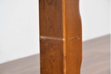 中古　VARO,S.A. VALENTI(バロッサバレンティ)　素朴な木肌が魅力のローテーブル　(R-086229)