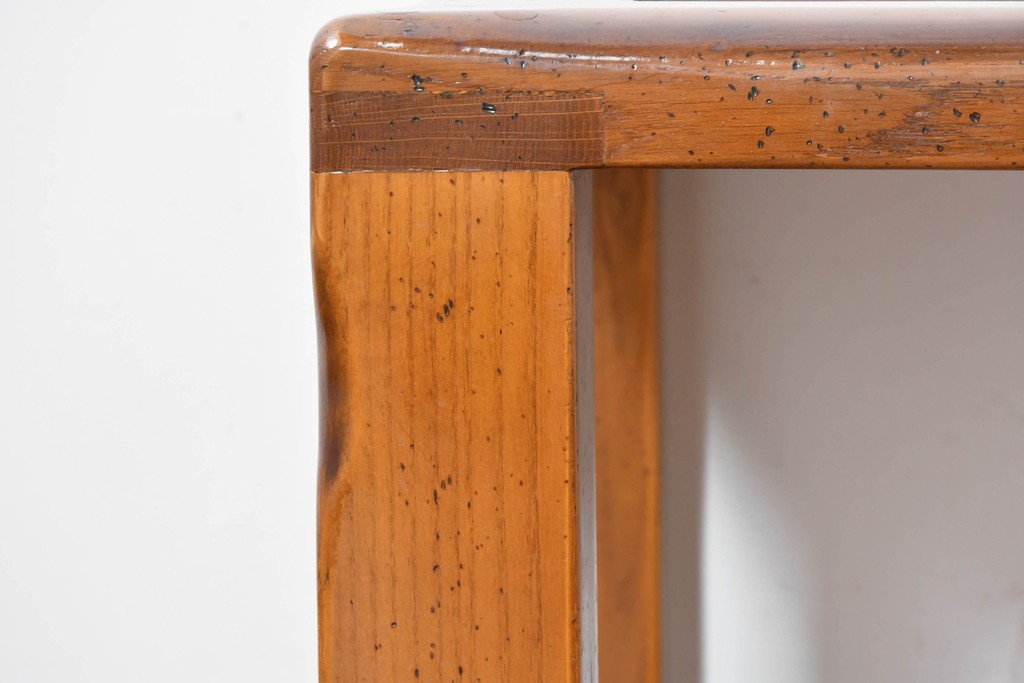 中古　VARO,S.A. VALENTI(バロッサバレンティ)　素朴な木肌が魅力のローテーブル　(R-086229)