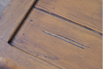 中古　VARO,S.A. VALENTI(バロッサバレンティ)　素朴な木肌が魅力のローテーブル　(R-086229)