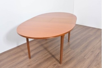 イギリスヴィンテージ　William Lawrence(ウィリアム・ローレンス)　チーク材の経年変化が楽しめるオーバル型エクステンションテーブル　(R-086230)