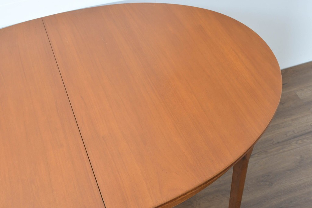 イギリスヴィンテージ　William Lawrence(ウィリアム・ローレンス)　チーク材の経年変化が楽しめるオーバル型エクステンションテーブル　(R-086230)