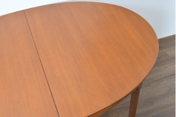 イギリスヴィンテージ　William Lawrence(ウィリアム・ローレンス)　チーク材の経年変化が楽しめるオーバル型エクステンションテーブル　(R-086230)