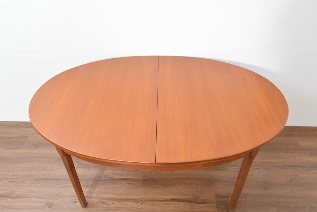 イギリスヴィンテージ　William Lawrence(ウィリアム・ローレンス)　チーク材の経年変化が楽しめるオーバル型エクステンションテーブル　(R-086230)