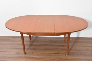 イギリスヴィンテージ　William Lawrence(ウィリアム・ローレンス)　チーク材の経年変化が楽しめるオーバル型エクステンションテーブル　(R-086230)