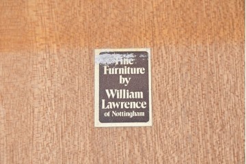 イギリスヴィンテージ　William Lawrence(ウィリアム・ローレンス)　チーク材の経年変化が楽しめるオーバル型エクステンションテーブル　(R-086230)