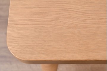 中古　美品　飛騨産業　侭(JIN)　オーク材　丸みのある天板とテーパー脚がスマートな印象のダイニングテーブル　定価約16万円　(R-086231)