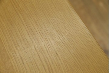 中古　美品　飛騨産業　侭(JIN)　オーク材　丸みのある天板とテーパー脚がスマートな印象のダイニングテーブル　定価約16万円　(R-086231)