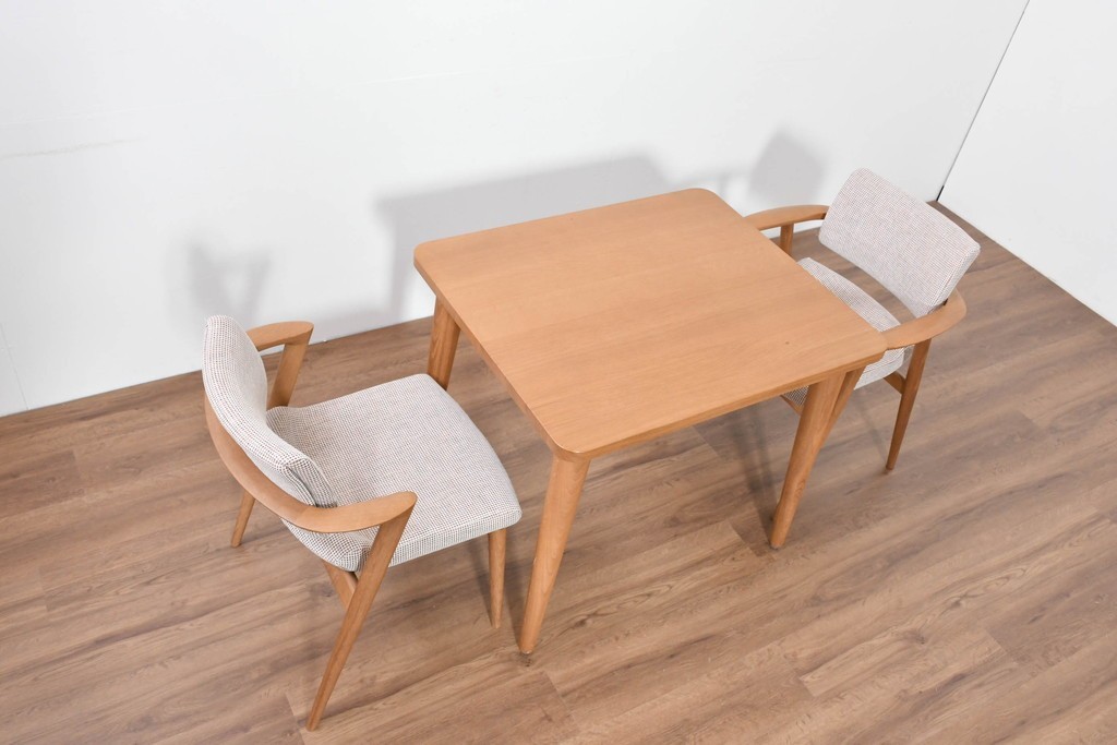 中古　美品　飛騨産業　オーク材　SEOTO(セオト)　すっきりとしたシルエットが魅力のアームチェア　定価約12万円　(R-086232)