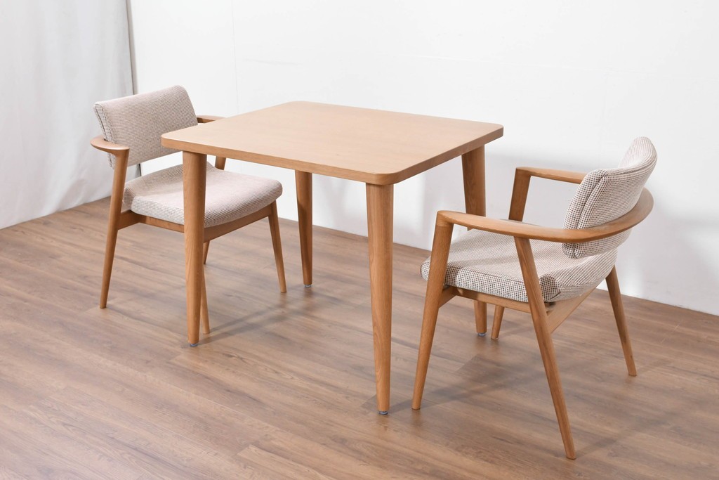 中古　美品　飛騨産業　オーク材　SEOTO(セオト)　すっきりとしたシルエットが魅力のアームチェア　定価約12万円　(R-086232)