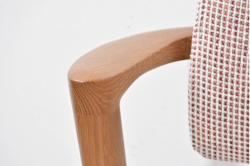 中古　美品　飛騨産業　オーク材　SEOTO(セオト)　アームのデザインがお洒落なセミアームチェア　定価約9万円　(R-086233)