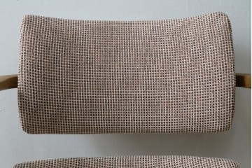 中古　美品　飛騨産業　オーク材　SEOTO(セオト)　アームのデザインがお洒落なセミアームチェア　定価約9万円　(R-086233)