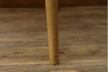 中古　美品　飛騨産業　オーク材　SEOTO(セオト)　アームのデザインがお洒落なセミアームチェア　定価約9万円　(R-086233)