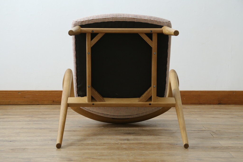 中古　美品　飛騨産業　オーク材　SEOTO(セオト)　アームのデザインがお洒落なセミアームチェア　定価約9万円　(R-086233)