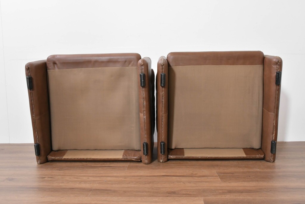 イタリアヴィンテージ　B&B イタリア(Italia)　coronado(コロナド)　レザー　希少なヴィンテージ品の1人掛けソファ2脚セット　定価(2脚合計)約150万円　(R-086234)