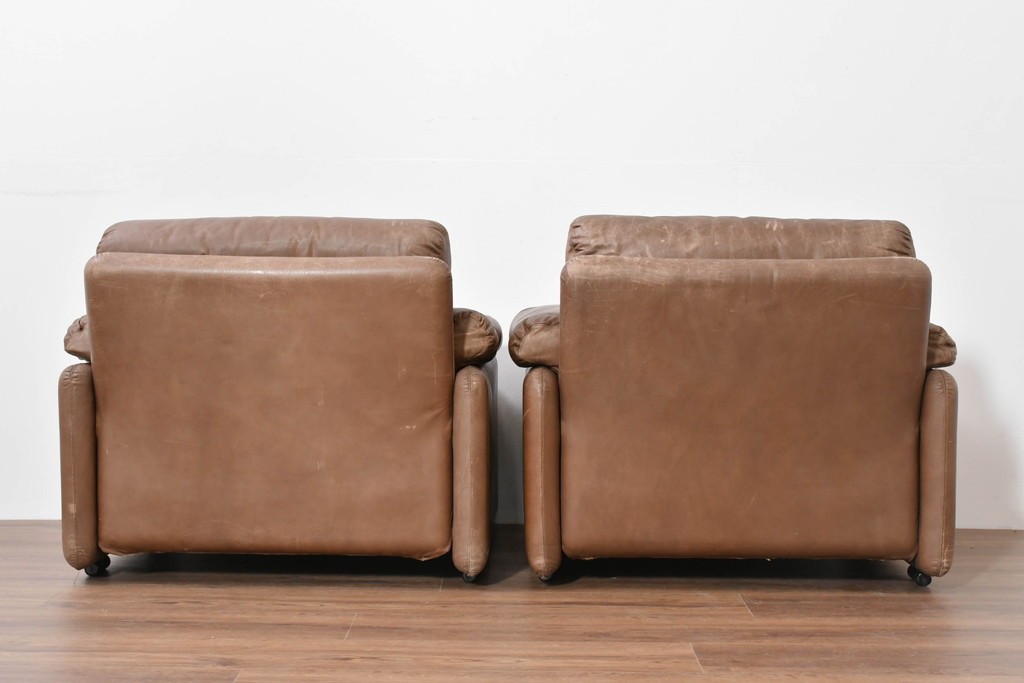 イタリアヴィンテージ　B&B イタリア(Italia)　coronado(コロナド)　レザー　希少なヴィンテージ品の1人掛けソファ2脚セット　定価(2脚合計)約150万円　(R-086234)